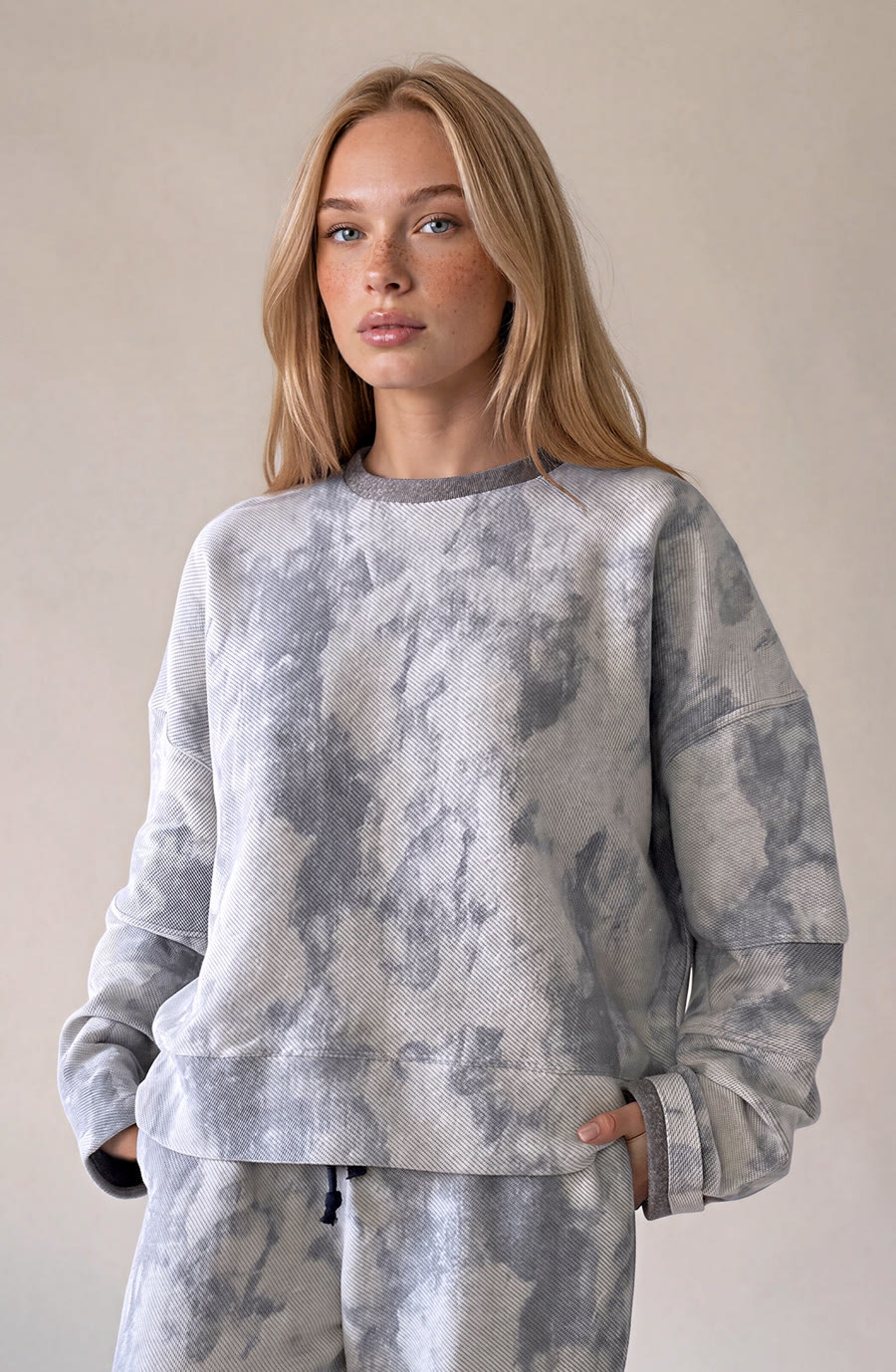 The Ilay Lit listing photo: the batik cotton-jersey sweatshirt worn with matching shorts.